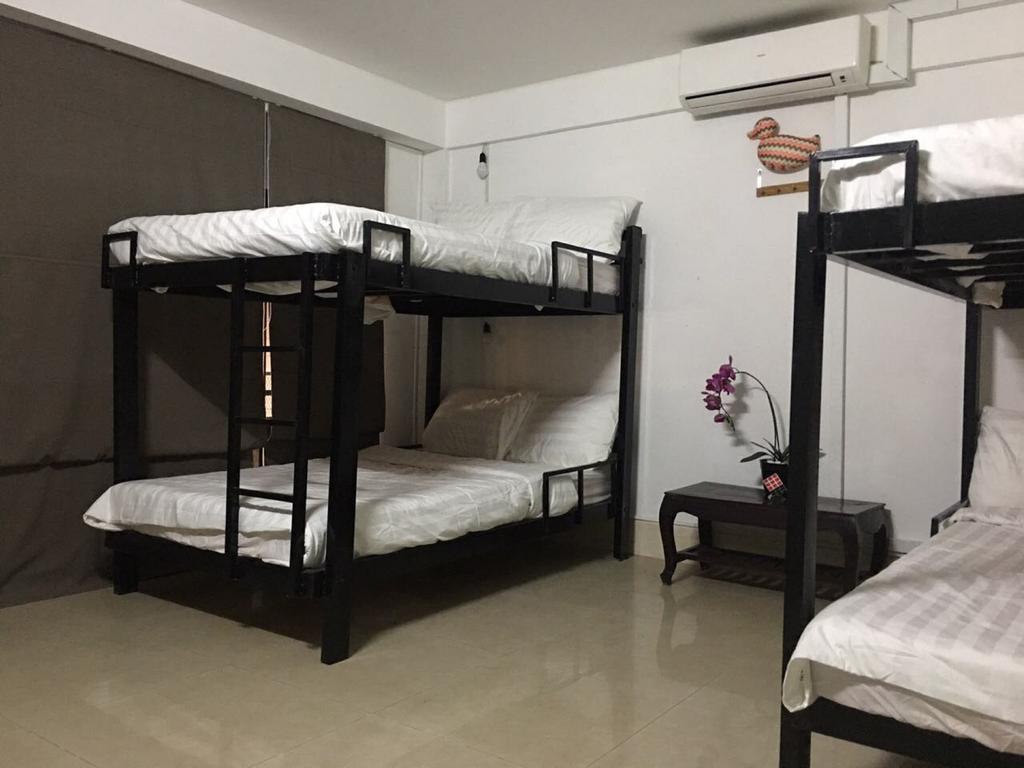 White Residence Hotel & Apartment Phnom Penh Exteriör bild