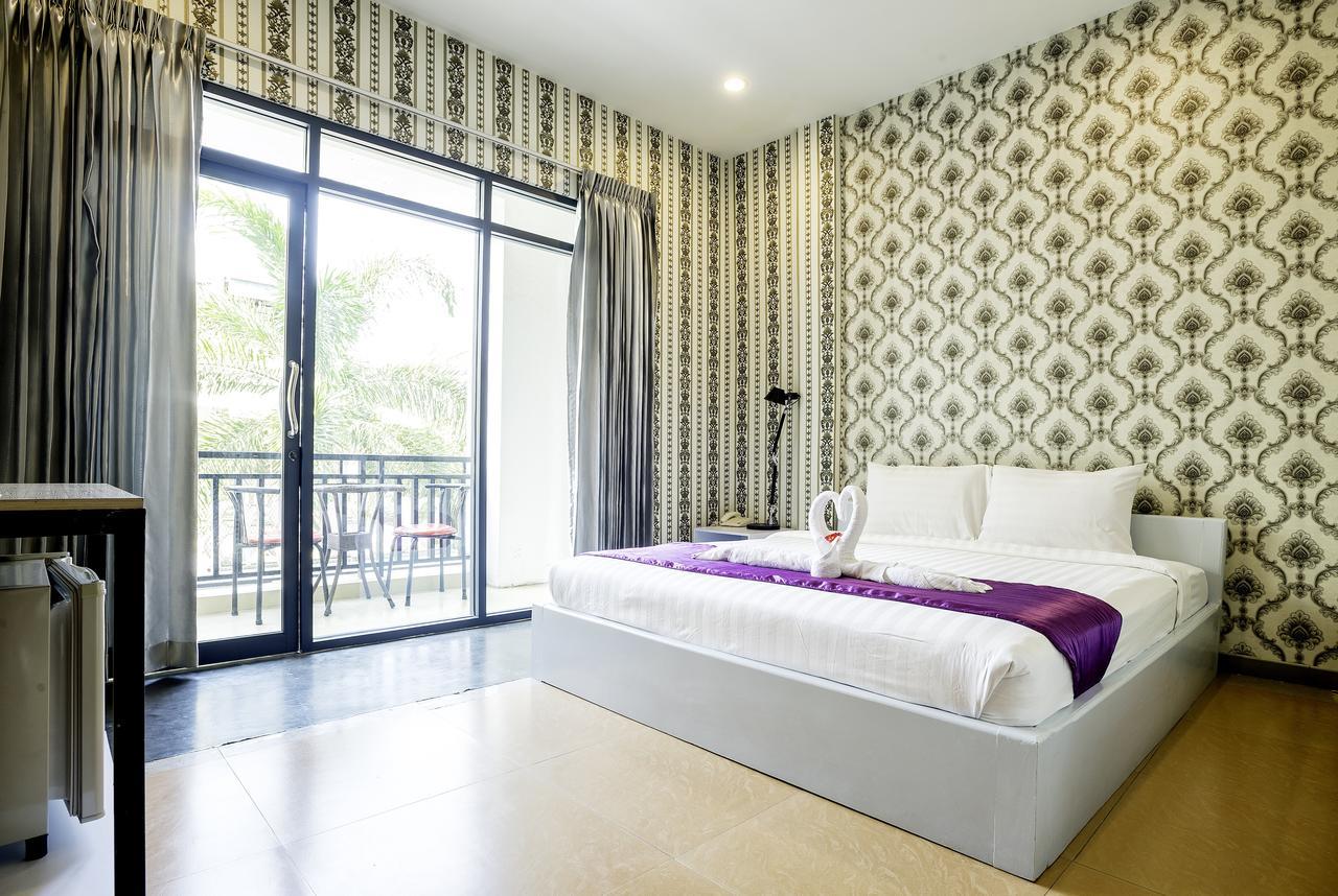 White Residence Hotel & Apartment Phnom Penh Exteriör bild