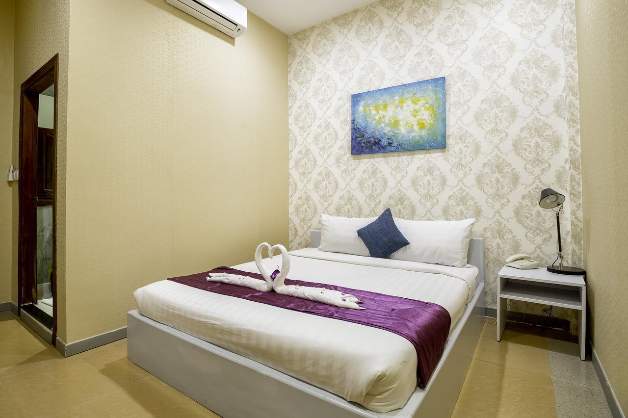 White Residence Hotel & Apartment Phnom Penh Exteriör bild
